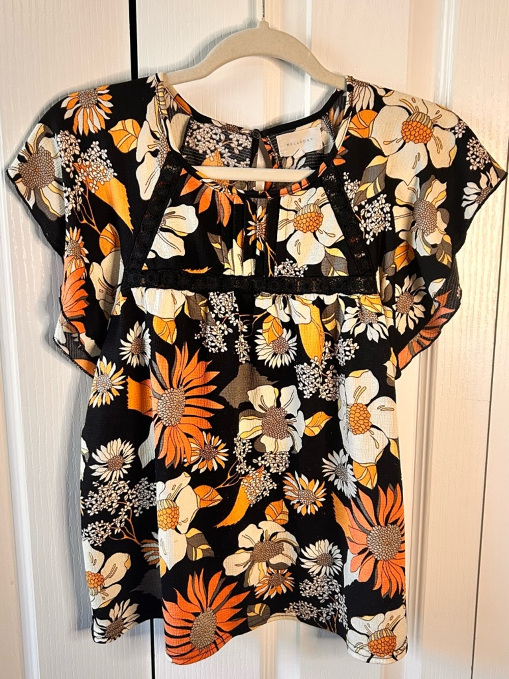 Melloday Women’s Small Floral Lace-Trim Flutter Sleeve Black Orange‎ Top